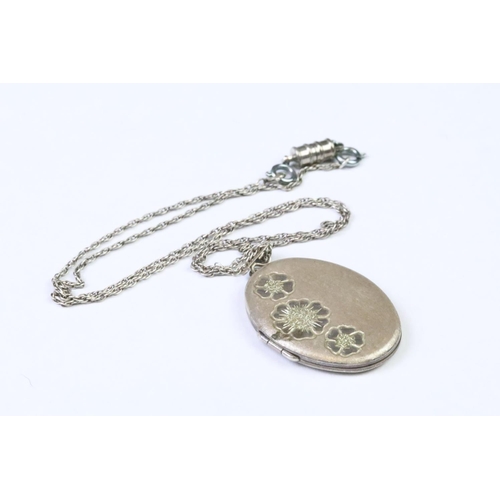 229 - A collection of sterling silver jewellery to include a charm bracelet complete with charms, silver n... 