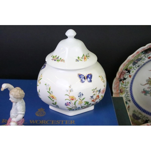 98 - Collection of ceramic to include a Royal Worcester Mayfield cake stand, Royal Worcester cased coffee... 