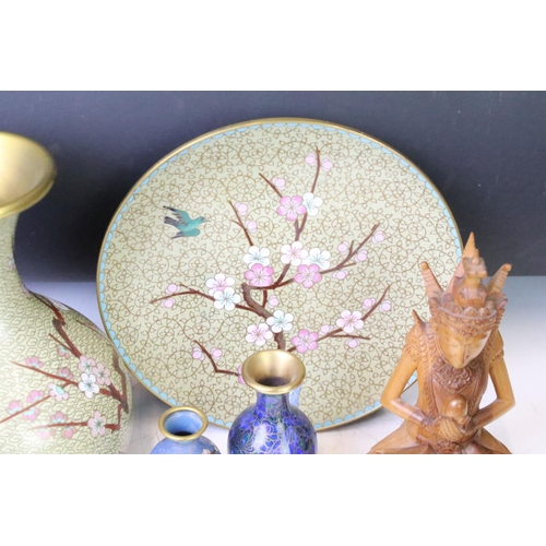 343 - Group of Chinese cloisonne items, 6 pieces, to include a matching vase & plate with cherry blossom d... 