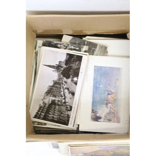 417 - Large collection of pre-1950's postcards to include topographical, general interest, greetings, town... 