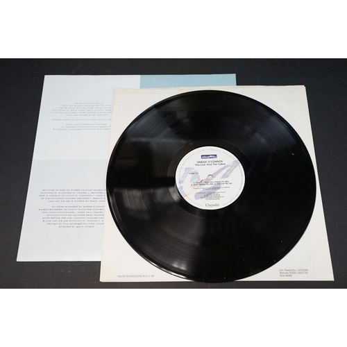 19 - Vinyl / Autograph - Sinéad O'Connor – The Lion And The Cobra, Chrysalis Records CHEN 7, signed and d... 