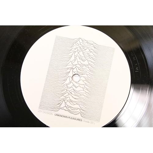 31 - Vinyl - Joy Division Unknown Pleasures LP on Factory Records FACT 10.  Textured sleeve Ex, Vinyl Vg+... 