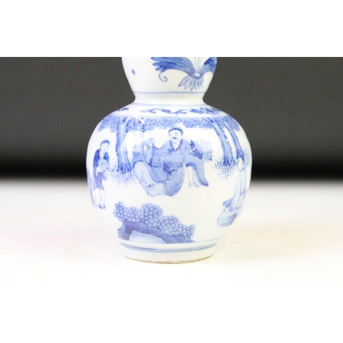 3 - 17th / 18th Century Chinese blue & white double gourd vase, decorated with an outdoor / garden scene... 