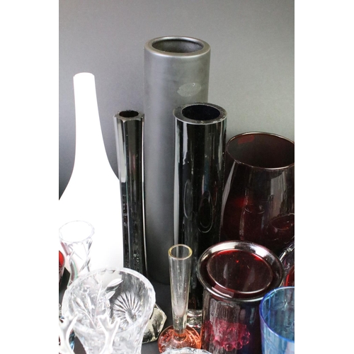 80 - Assorted 20th Century glass to include Caithness (unmarked), Mdina, Chzech glass, cased glass vases,... 