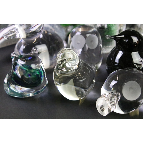 111 - Collection of assorted glass animal paperweights, mostly unsigned including a green dapple frog, mou... 