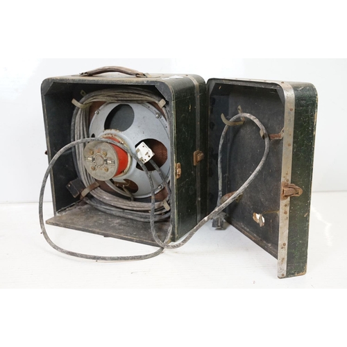 422 - The 'Carpenter' 16mm cine projector, together with a Goodmans Industries Ltd accoustical speaker. (B... 