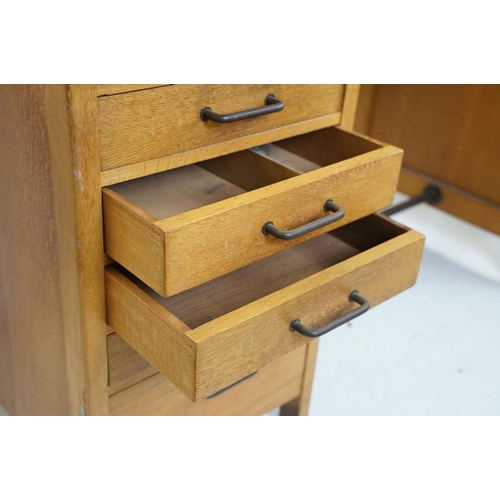 657 - Early to Mid 20th century Oak Single Pedestal Desk with brown leather top and five drawers, 73cm hig... 