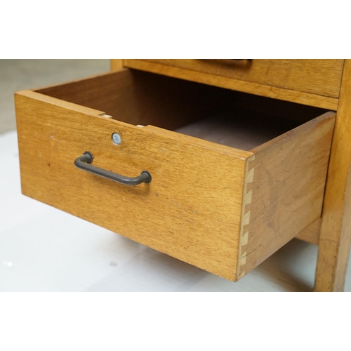 657 - Early to Mid 20th century Oak Single Pedestal Desk with brown leather top and five drawers, 73cm hig... 