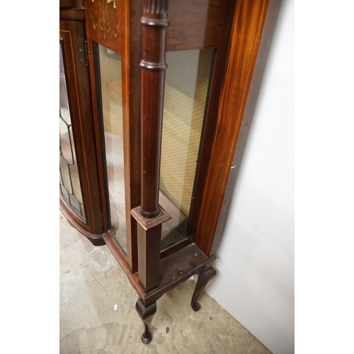 667 - Edwardian Mahogany Inlaid Mirrored Back Glazed Cabinet, the upper section with kidney shaped bevelle... 