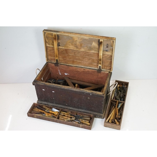 685 - 19th century Pine Tool Box with Rope Handles, 47cm high x 90cm wide x 46cm deep containing a large q... 