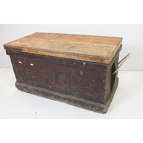 685 - 19th century Pine Tool Box with Rope Handles, 47cm high x 90cm wide x 46cm deep containing a large q... 