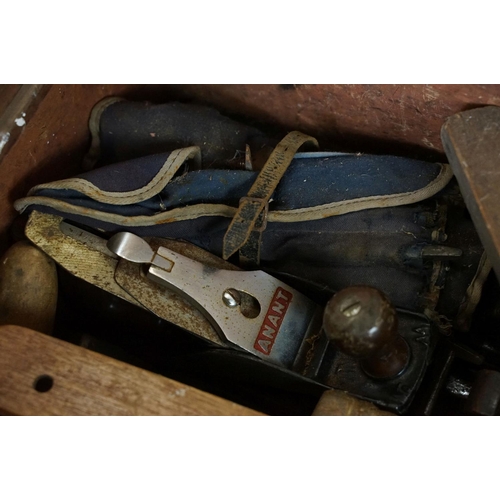 685 - 19th century Pine Tool Box with Rope Handles, 47cm high x 90cm wide x 46cm deep containing a large q... 