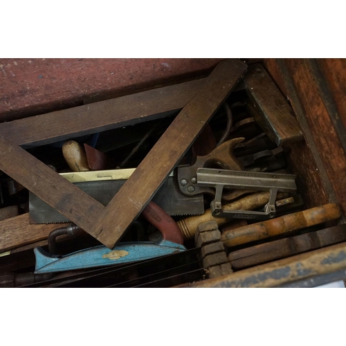 685 - 19th century Pine Tool Box with Rope Handles, 47cm high x 90cm wide x 46cm deep containing a large q... 