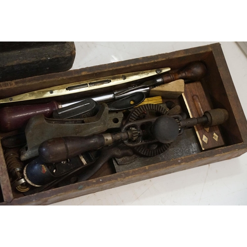 685 - 19th century Pine Tool Box with Rope Handles, 47cm high x 90cm wide x 46cm deep containing a large q... 