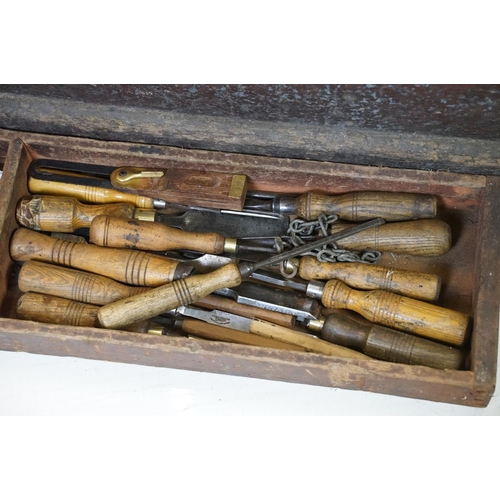 685 - 19th century Pine Tool Box with Rope Handles, 47cm high x 90cm wide x 46cm deep containing a large q... 