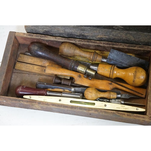 685 - 19th century Pine Tool Box with Rope Handles, 47cm high x 90cm wide x 46cm deep containing a large q... 