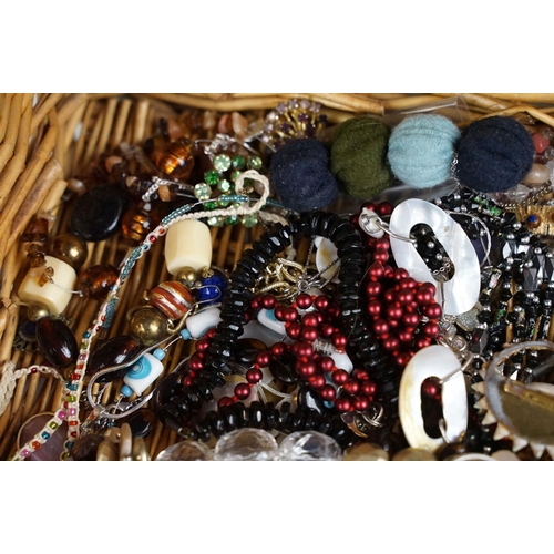 335 - Collection of mostly contemporary costume jewellery, featuring a Mexican turquoise & white metal ban... 