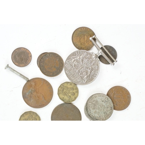 346 - A small group of mixed collectables to include estate pipes, cufflinks, coins, military medal...etc.... 