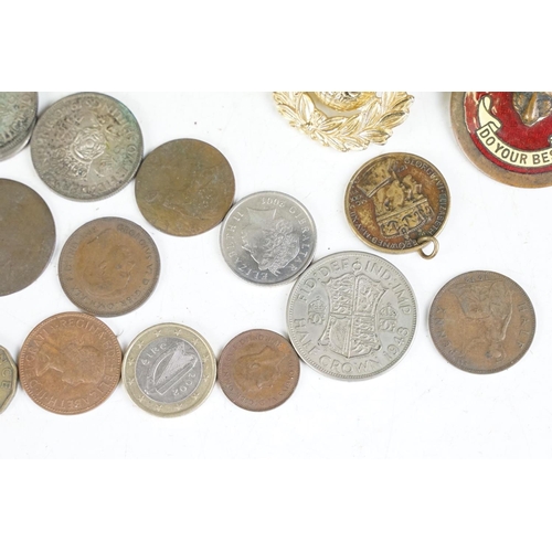 346 - A small group of mixed collectables to include estate pipes, cufflinks, coins, military medal...etc.... 