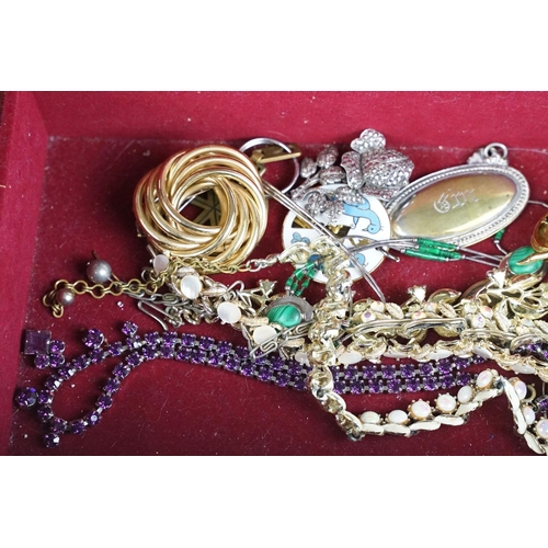 347 - A collection of vintage and contemporary costume jewellery