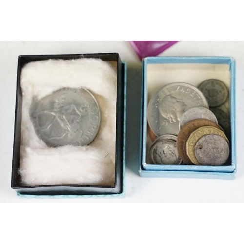 355 - A small collection of mixed coins to include silver proof and pre decimal silver examples.