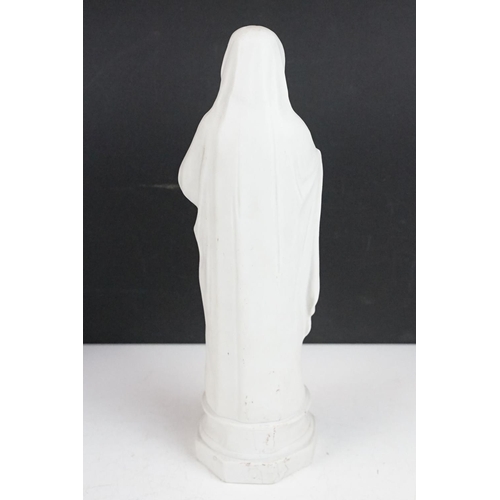 367 - A small group of religious collectables to include a blanc de chine virgin mary and a selection of i... 