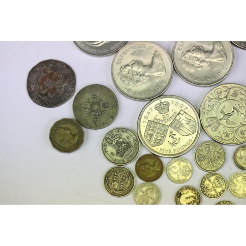 131 - A small collection of British pre decimal and world coins to include a 1890 Queen Victoria silver cr... 