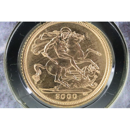 183 - A British Royal Mint Queen Elizabeth II 2000 uncirculated gold half sovereign coin.