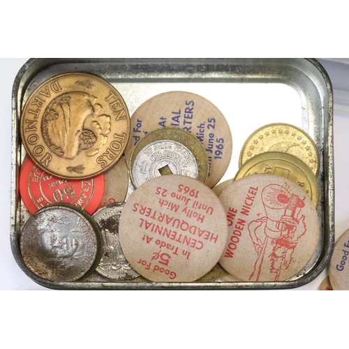 190 - A collection of world coins with examples from France, Germany, Belgium, United States, Africa, Pale... 