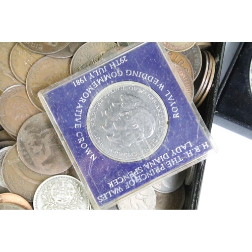 204 - A large collection of mainly British pre decimal and world coins to include some silver examples, co... 