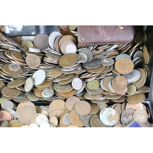 204 - A large collection of mainly British pre decimal and world coins to include some silver examples, co... 