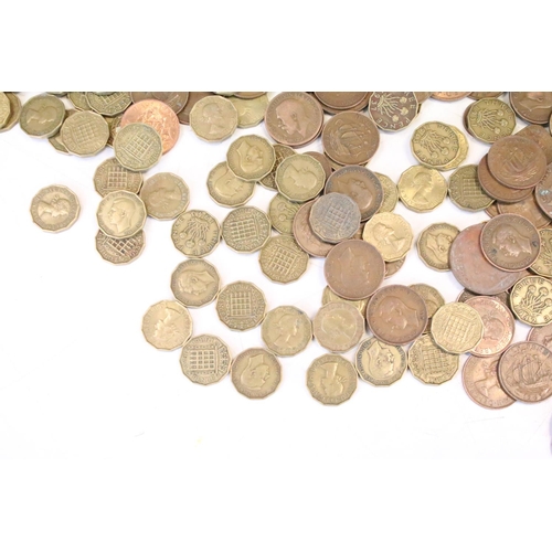 28 - A large collection of mainly British pre decimal coins to include Threepence, half penny and threepe... 