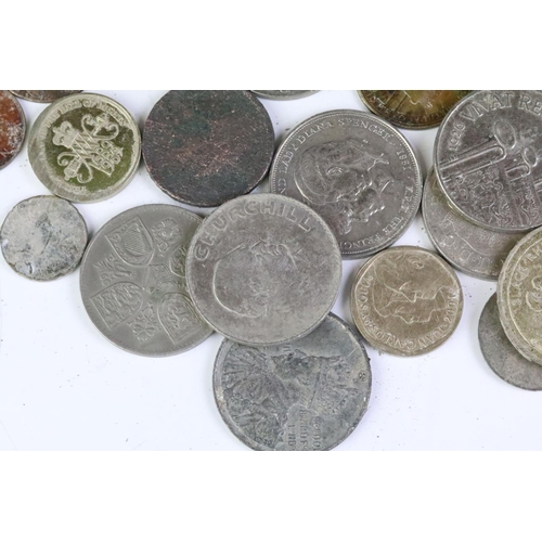 35 - A small collection of mixed coins to include King George III and Queen Victoria examples together wi... 