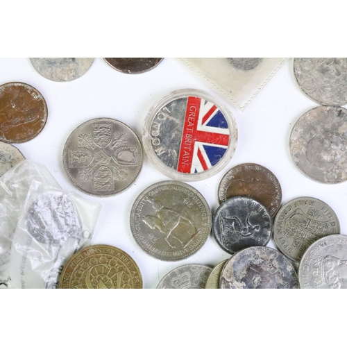 35 - A small collection of mixed coins to include King George III and Queen Victoria examples together wi... 