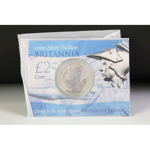 37 - Three Royal Mint United Kingdom fine silver Britannia £2 coin to include 2006, 2007 and 2009 example... 