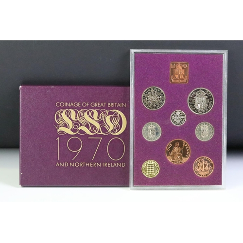 47 - A collection of six Royal Mint brilliant uncirculated coin year sets to include 1971, 1975, 1974, 19... 