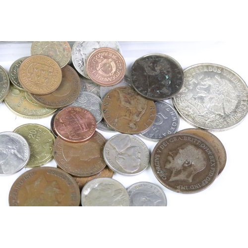 211 - A small collection of British and World coins to include some silver examples and collectable £2 & 5... 