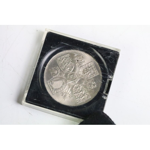 214 - A collection of Egypt commemorative coins encapsulated and within display case together with a selec... 