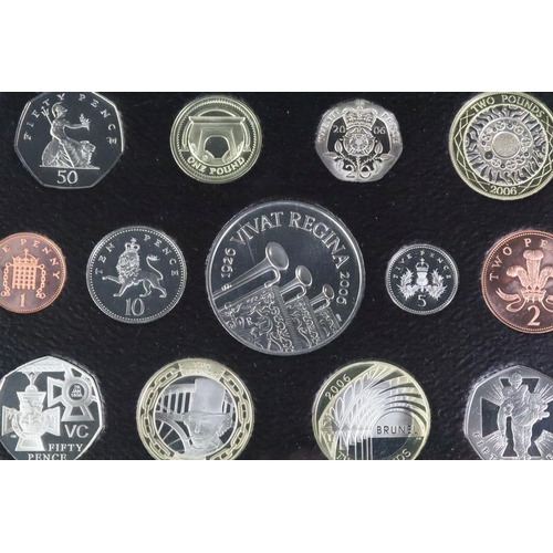 220 - A Royal Mint United Kingdom 2006 executive proof coin set, encased within wooden display case and co... 