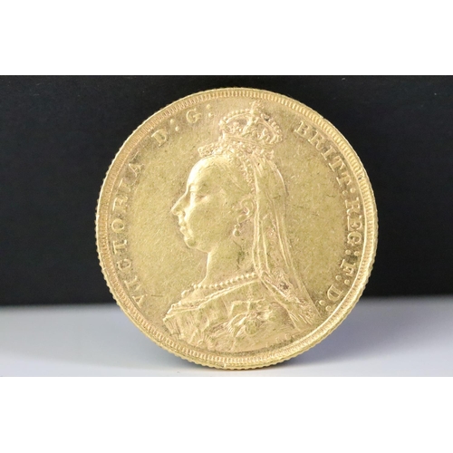 241 - A British Queen Victoria 1889 (Jubilee Head) gold full sovereign coin.