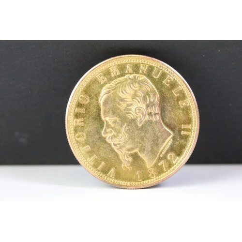 263 - A Vittorio Emanuele II Italian L.100 gold coin dated 1872, contemporary collectors restrike in 22ct ... 