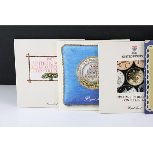 264 - A collection of ten Royal Mint brilliant uncirculated annual year sets to include 1987, 1988, 1989, ... 