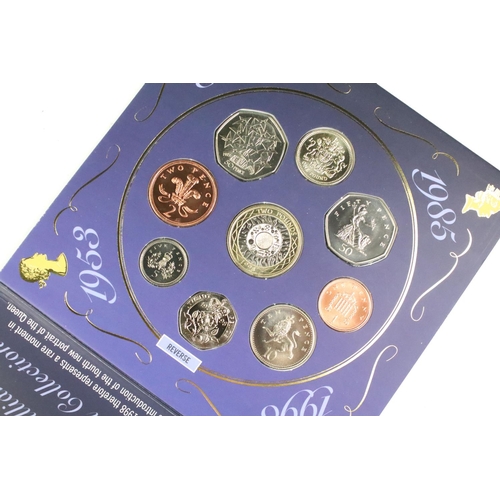 267 - A collection of ten Royal Mint brilliant uncirculated annual year sets to include 1992, 1991, 1998, ... 