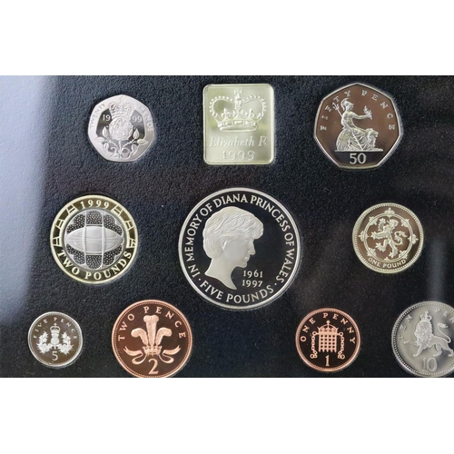 269 - A collection of six Royal Mint annual proof coin year sets to include 1989, 1998, 1999, 1995, 1996 a... 