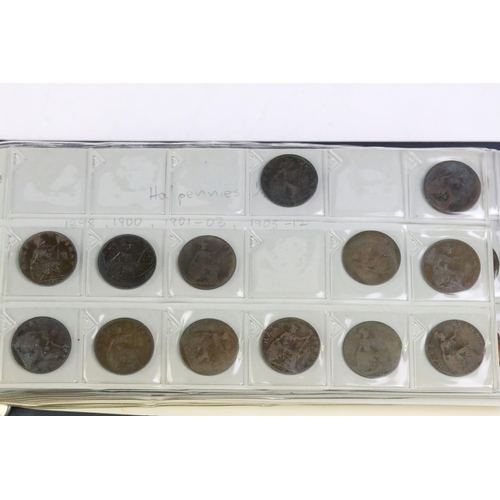 284 - A collection of British pre decimal half pennies and half crowns to include a good selection of Quee... 