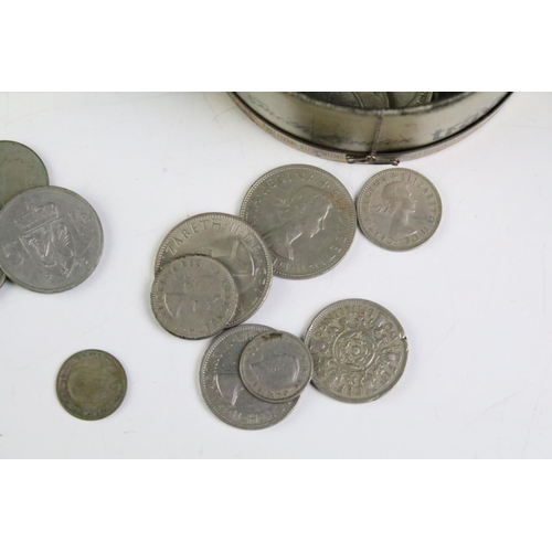 293 - A collection of British and world mixed coins to include silver and commemorative examples.