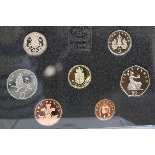 123 - A collection of nine Royal Mint proof coin year sets to include 1993, 1994, 1988, 1989, 1986, 1987, ... 