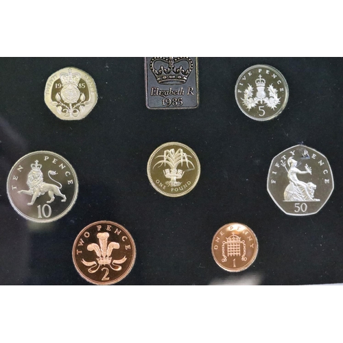 123 - A collection of nine Royal Mint proof coin year sets to include 1993, 1994, 1988, 1989, 1986, 1987, ... 