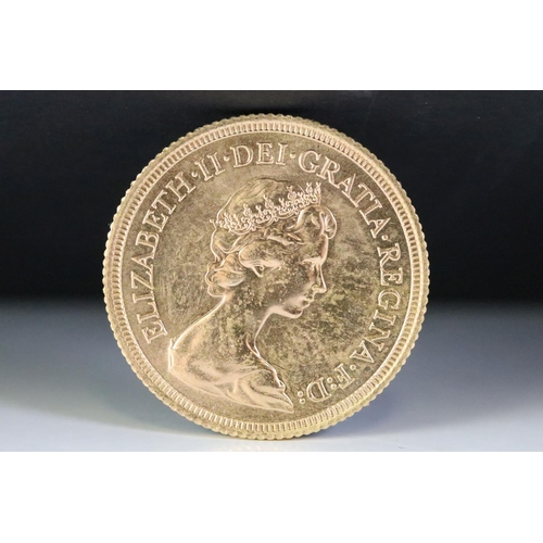 139 - A British Queen Elizabeth II uncirculated 1979 gold full sovereign coin.