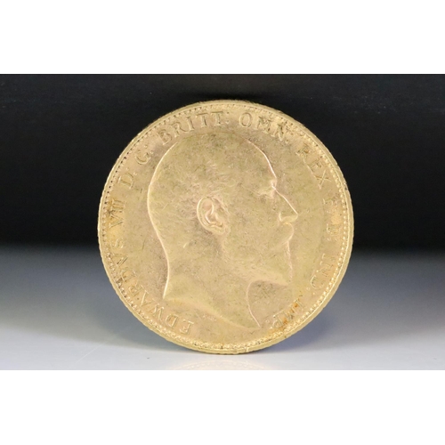 69 - A King Edward VII 1905 gold full sovereign coin with Melbourne (Australia) mint mark.